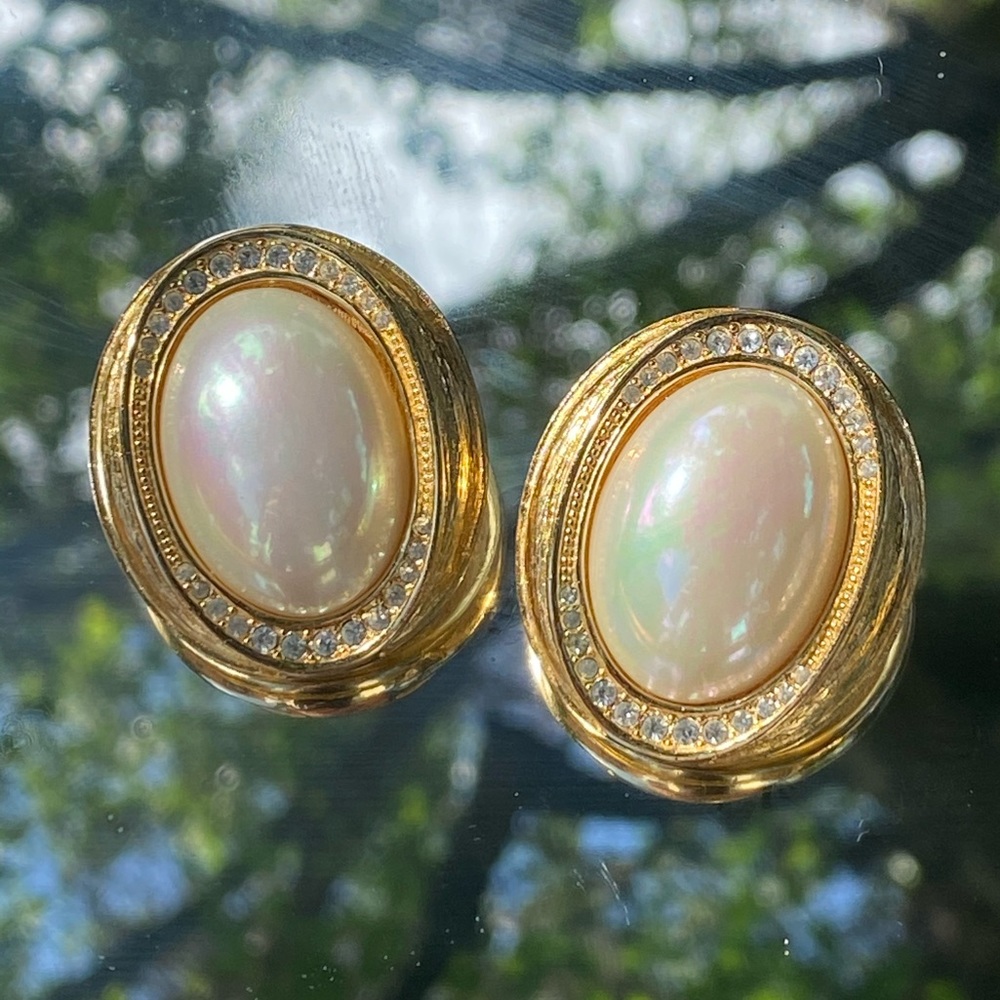 vintage DIOR clip-on pearl earrings